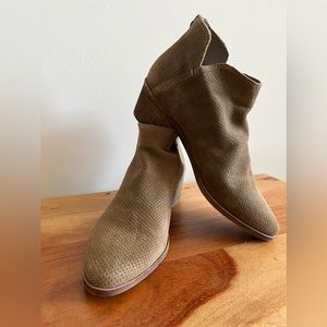 Dolce Vita Karsen Bootie - Size 8.5